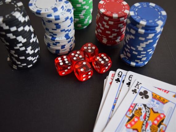 Wzmacnianie pokerowego umysłu: budowanie wytrzymałości psychicznej na długie sesje