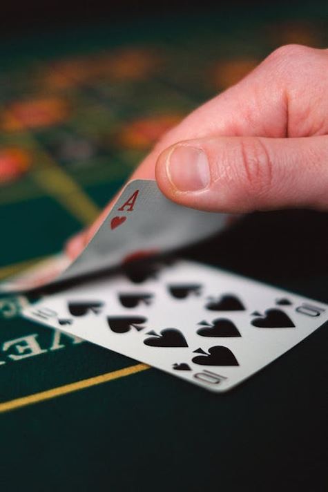 Poker i nauka o danych: Odkrywanie ukrytych warstw gry