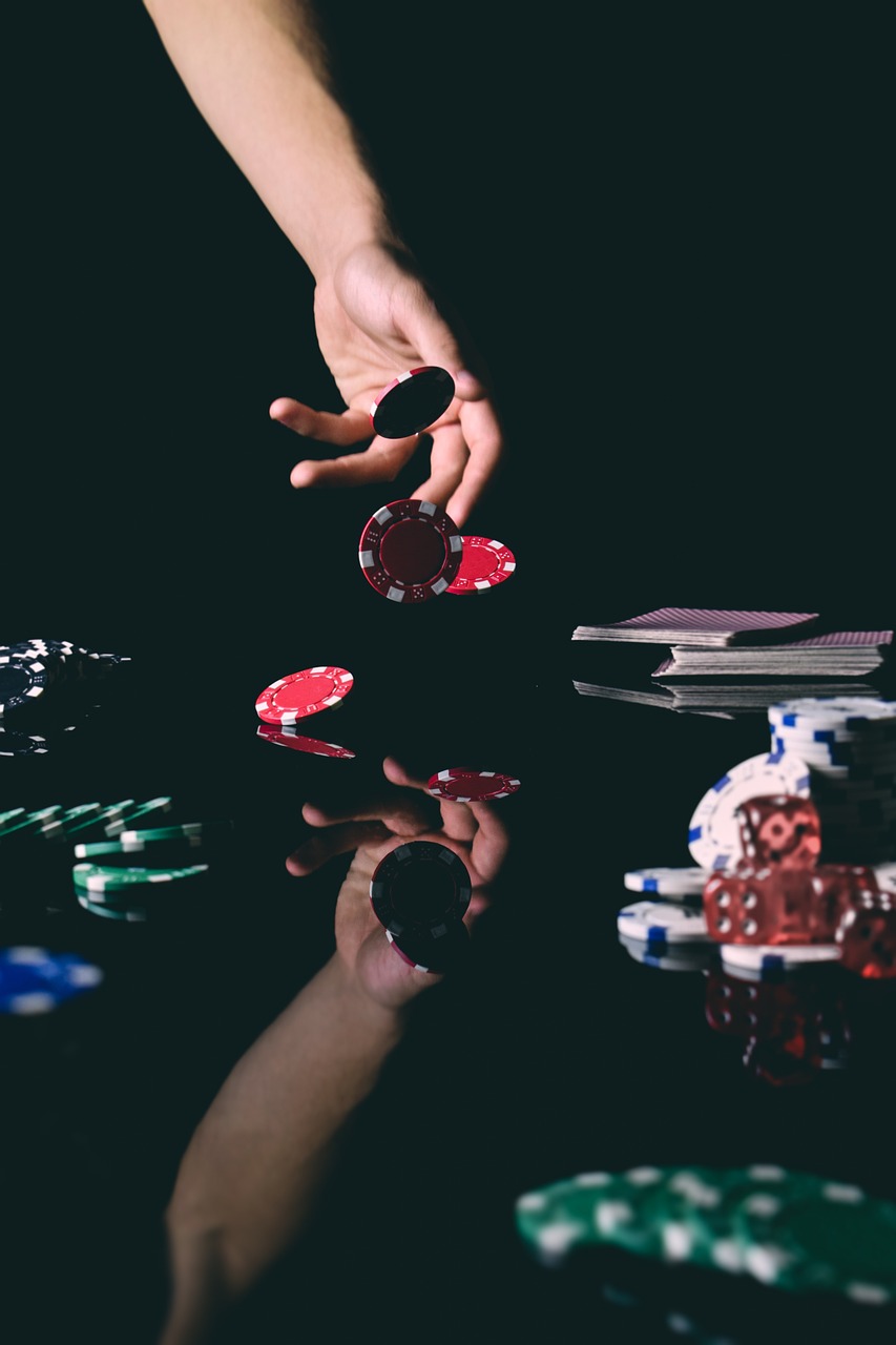 Rola Nadzoru Regulacyjnego w Pokerze: Wpływ na Bezpieczeństwo i Zaufanie