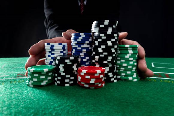 Opanuj pokera za pomocą inteligentnych urządzeń: Podnieś swoją grę na wyższy poziom