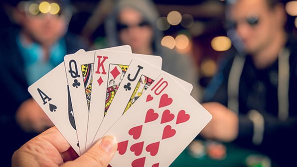 Zaawansowane Strategie Pokerowe: Odkryj Tajniki Profesjonalistów!