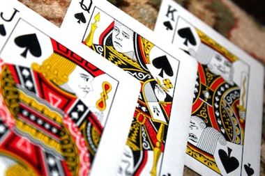 Poker jako Fenomen Kulturowy: Gra, Która Przekracza Granice