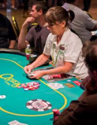 Gra Pozycyjna w Pokerze: Kluczowa Rola i Sposoby Na Jej Wykorzystanie