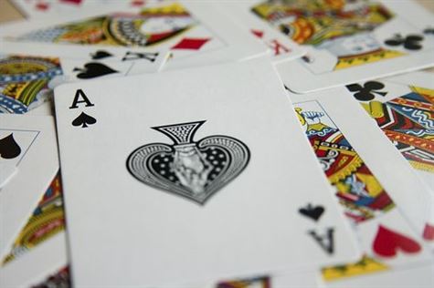 Ewoluuj w Gracza Pokerowego: Opanuj Zaawansowane Strategie i Dominuj Nad Stołem!